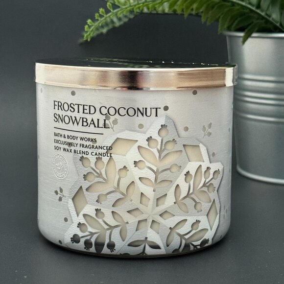 BBW Frosted Coconut Snowball Bath & Body Works 3 Wick Candle - Picture 1 of 10